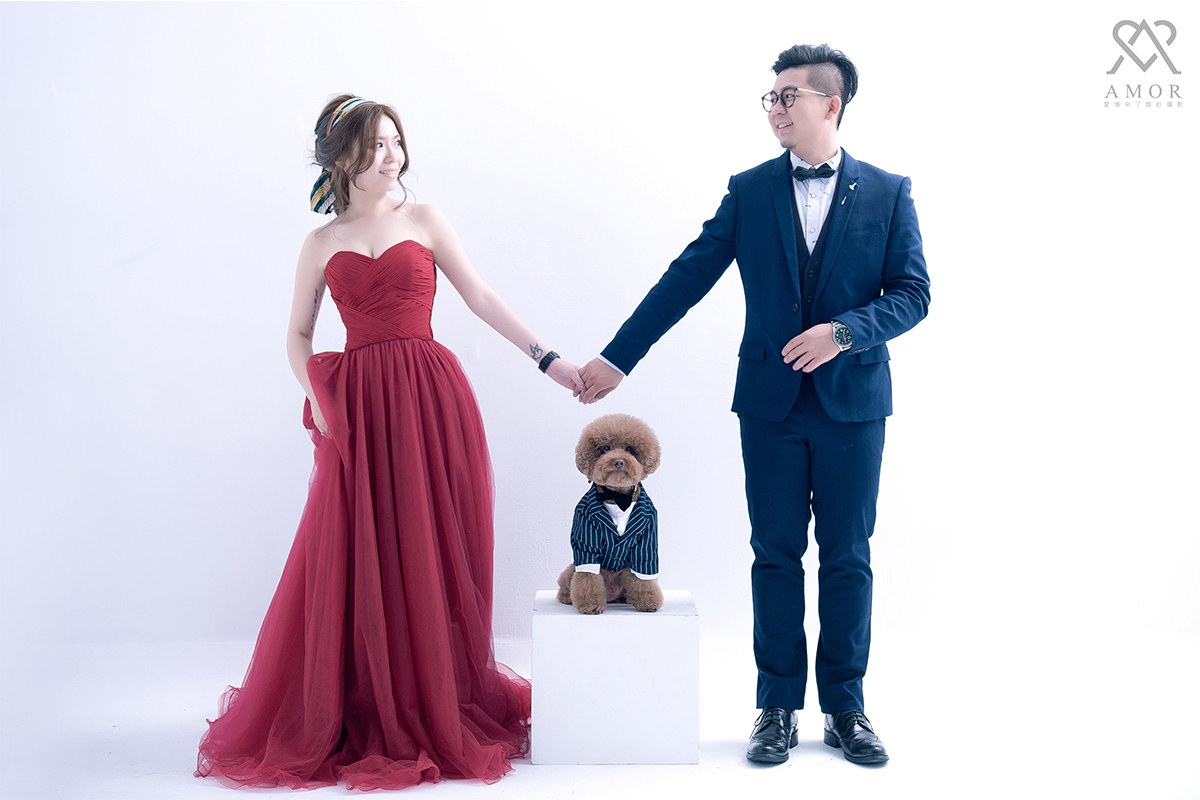 自主婚紗,冷艷,女皇,婚紗,婚紗照,幸福,傳統,個性婚紗,氣勢,神秘,吸引力,高貴,冷豔,攝影,造型,禮服,AMOR,愛情來了,莫兒禮服,攝影棚,救恩之光,台中貨櫃場,外拍點,台中婚紗照,台中婚紗工作室
